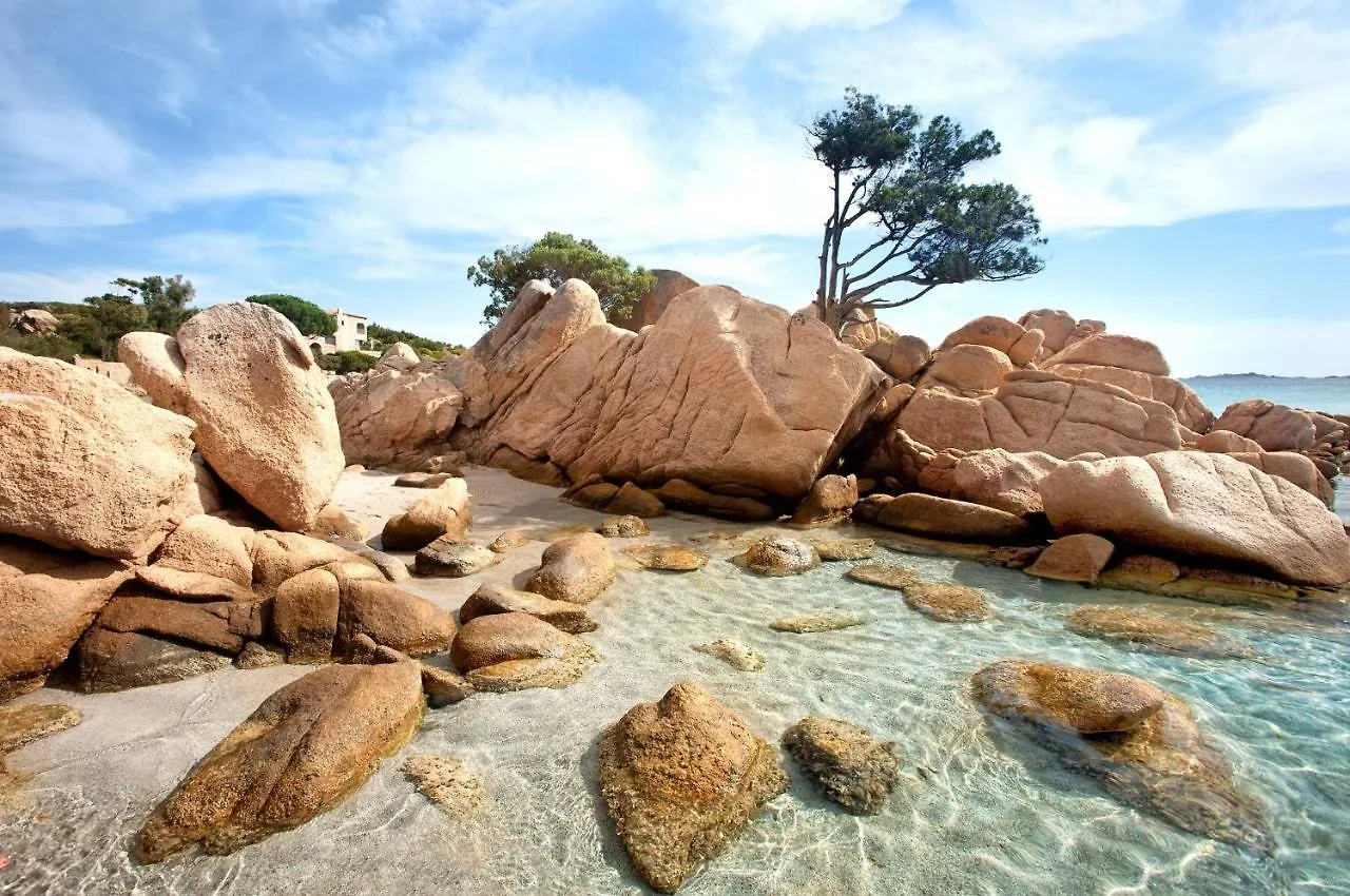 Hotel Luci Di La Muntagna Porto Cervo 4*,