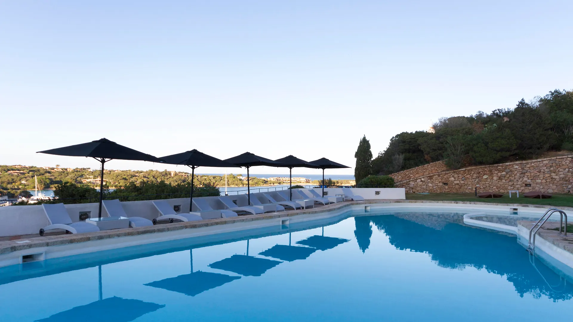 Hotel Luci Di La Muntagna Porto Cervo 4*,  Italy